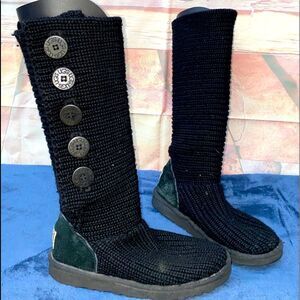 Woman’s soft Ugg over calf shoes sz Lg